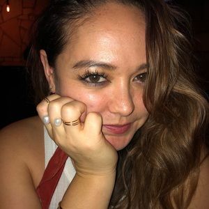 Meet your Posher, Caitlin